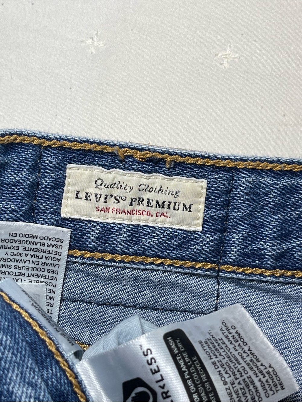 Women's Levi's High Loose Flare Jeans Size 29 Light
Wash Wide Leg Denim - Picture 5 of 13